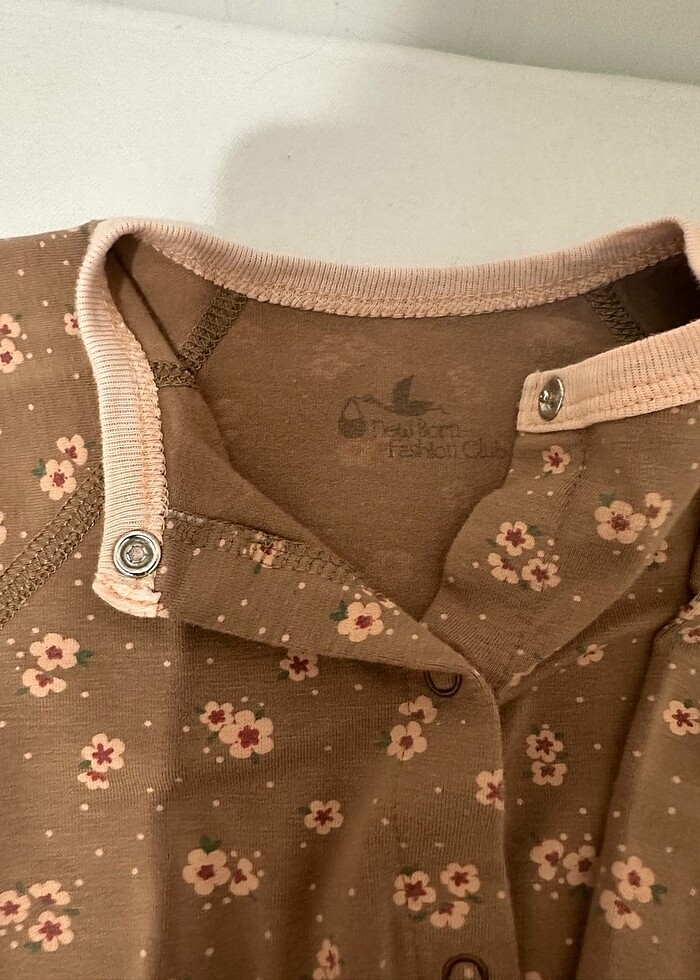 Çiçek desenli tulum - Görsel 2