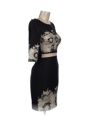Diğer PreLoved Kısa Elbise %70 İndirimli.