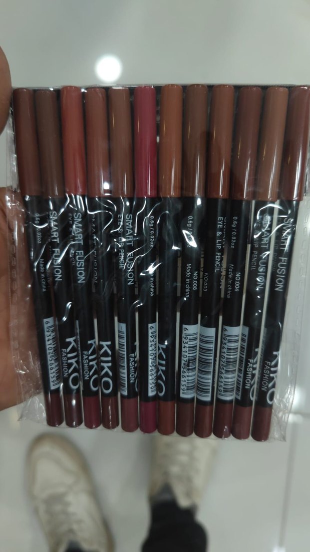 KIKO Çok Renkli Koyu Dudak Kalemi Seti - Görsel 2