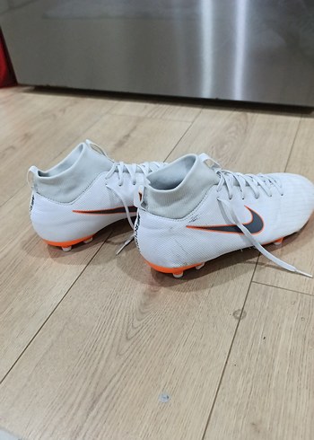 Nike 38 numara krampon