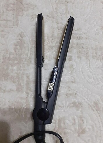 BABYLISS SAÇ DÜZLEŞTİRİCİ 