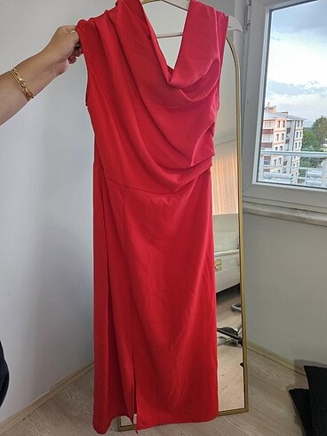 Düşük omuzlu elbise
 - Görsel 2