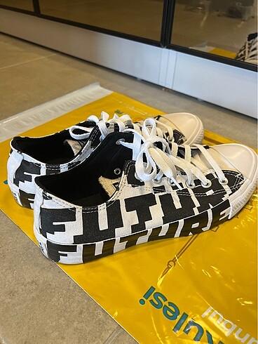 40 Beden Converse ayakkabı