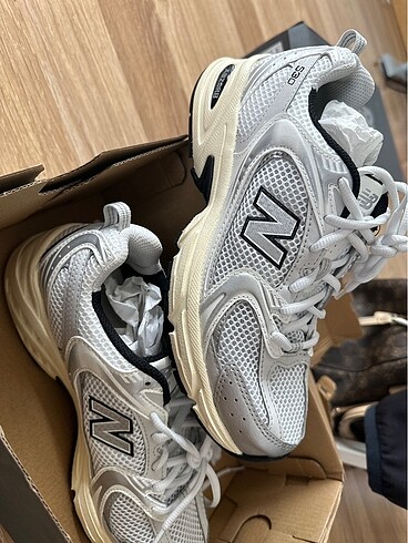 New balance 530