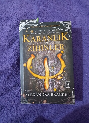  Beden Renk Karanlık Zihinler Kitap