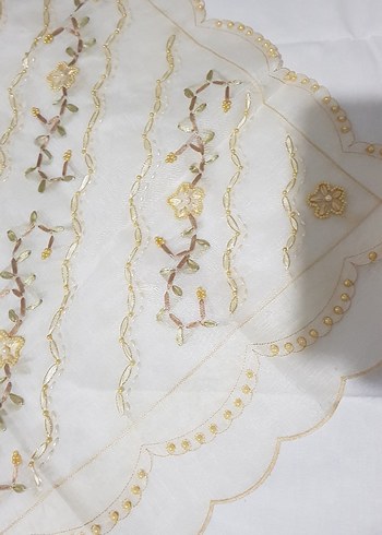 İşlemeli bej Masa Örtüsü - Görsel 4