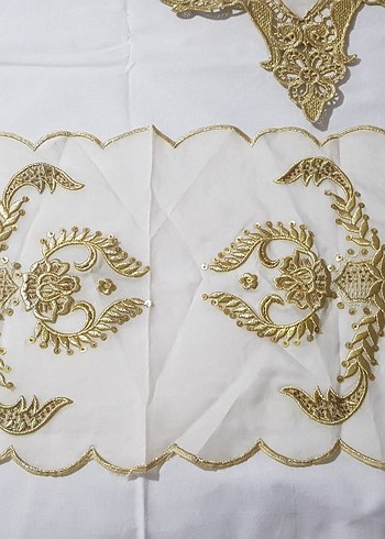 İşlemeli Beyaz Parlak Masa Örtüsü - Görsel 2