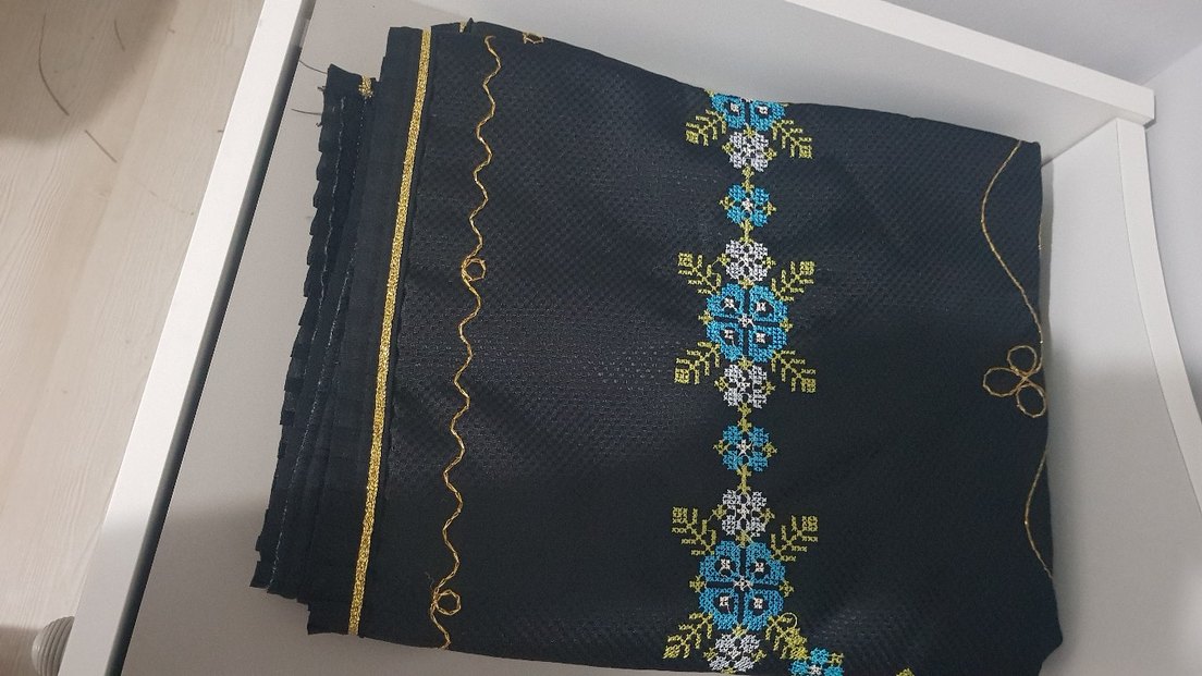 Çiçek desen el İşlemeli namazlık - Görsel 3