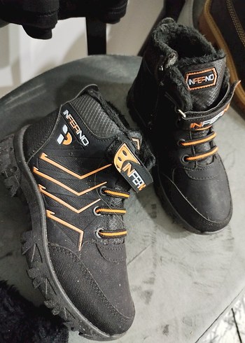 Siyah Erkek Çocuk Spor Botları Velcro