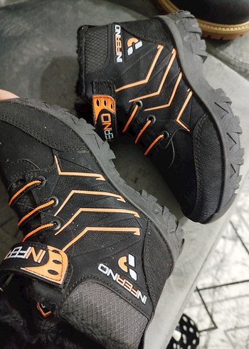 LC Waikiki Siyah Erkek Çocuk Spor Botları Velcro