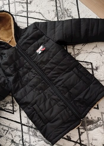 Siyah Kapüşonlu Fermuarlı Kısa Kışlık Ceket - Görsel 2