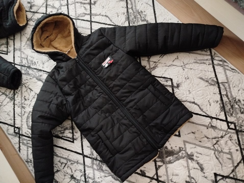 Siyah Kapüşonlu Fermuarlı Kısa Kışlık Ceket - Görsel 2