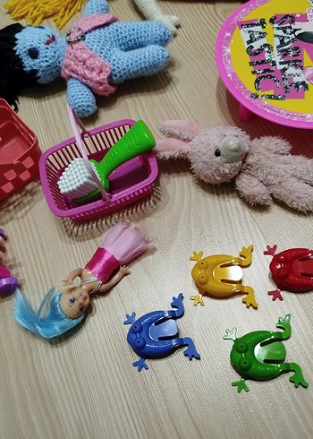 Renkli El Yapımı Örgü Bebekler ve Oyuncaklar - Görsel 7