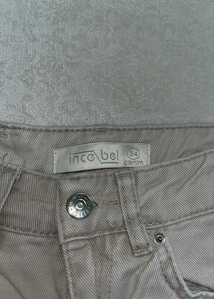 beje yakın krem gibi bir renk - Görsel 4