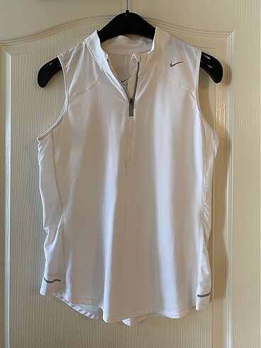 Nike Dry-Fit beyaz kolsuz yazlık spor üst M size