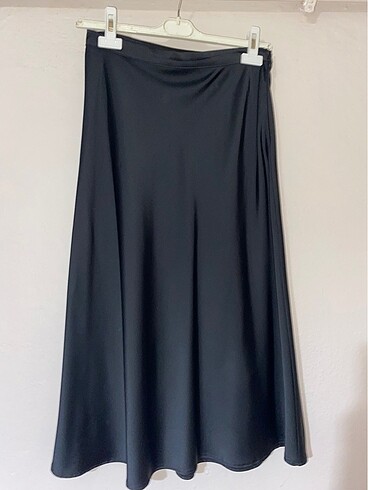 Siyah saten etek - Görsel 2