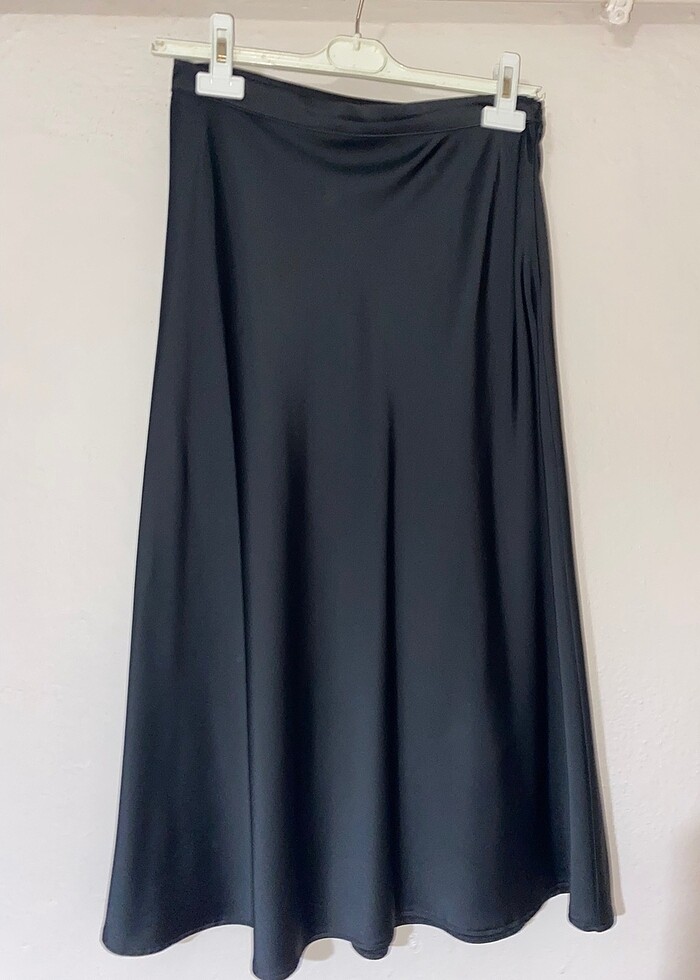 Siyah saten etek - Görsel 2