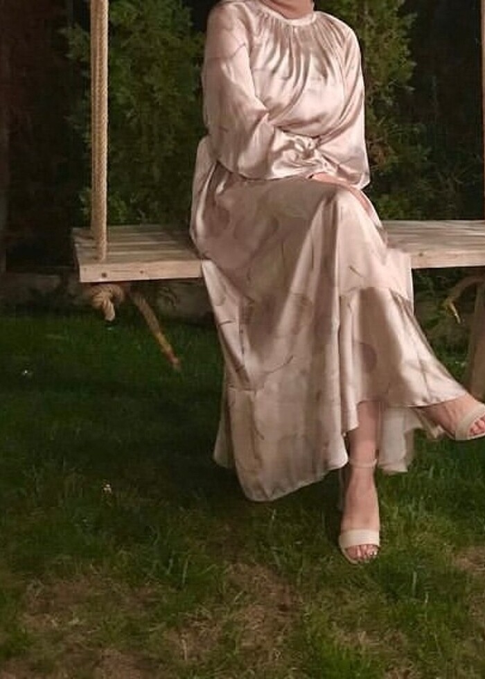 Saten elbise - Görsel 2