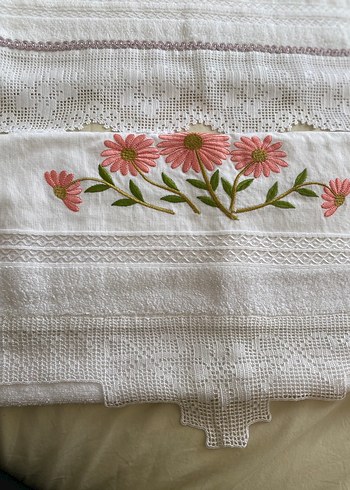 Dantelli Beyaz Havlular - Görsel 3