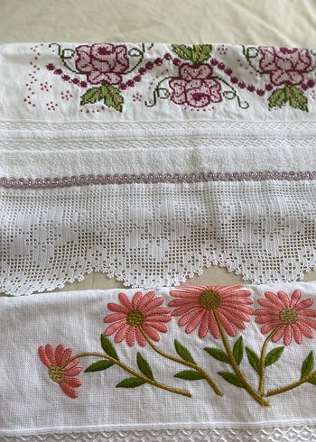 Dantelli Beyaz Havlular - Görsel 2