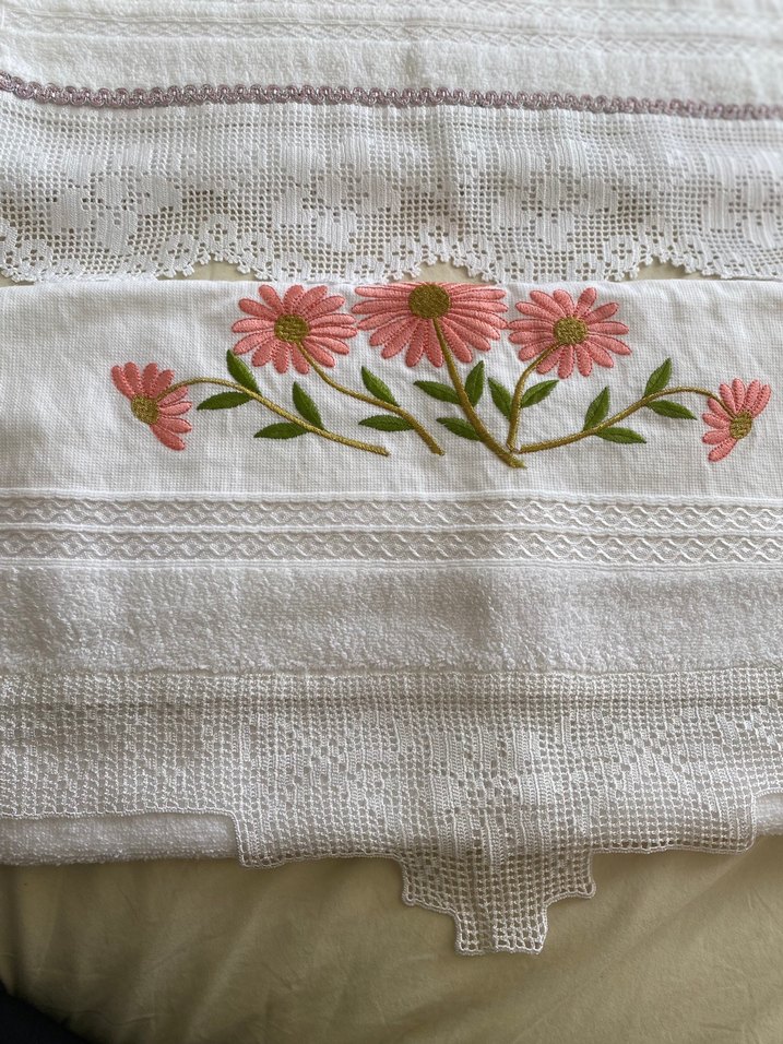 Dantelli Beyaz Havlular - Görsel 3