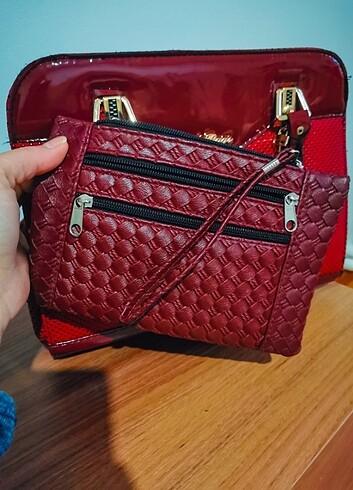 Diğer Kadin bordo omuz çantası. 