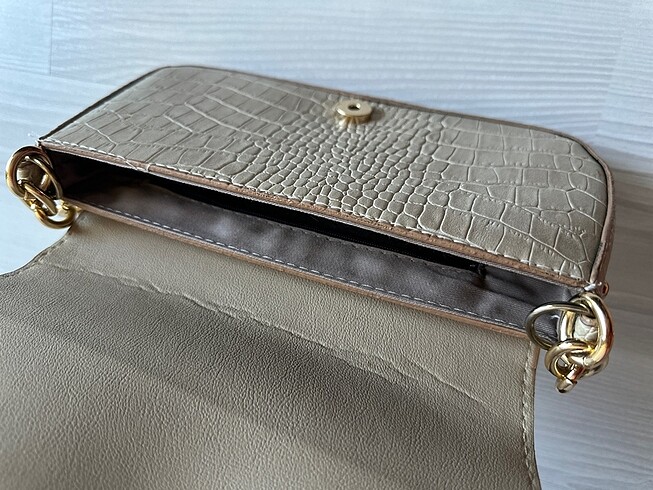 Bej detaylı rose zincirli çanta - Görsel 4