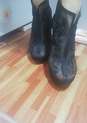 Dantel İşlemeli Siyah Gotik İnce Topuklu Bot - Görsel 2