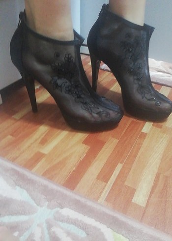 Dantel İşlemeli Siyah Gotik İnce Topuklu Bot - Görsel 4