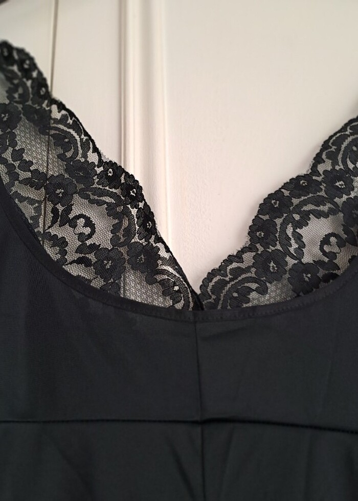 SATILDI DİĞER UYGULAMADA. SİYAH UZUN DANTELLİ GECELİK KOM MARKA - Görsel 4