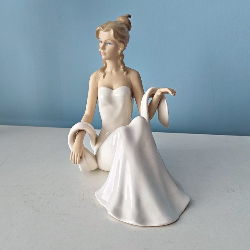 Vintage Leonardo Collection Şık Kadın Biblosu - Görsel 3