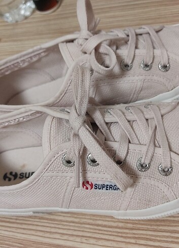 Superga Hiç bir sorunu yok.Fazla olduğu için satıyorum.