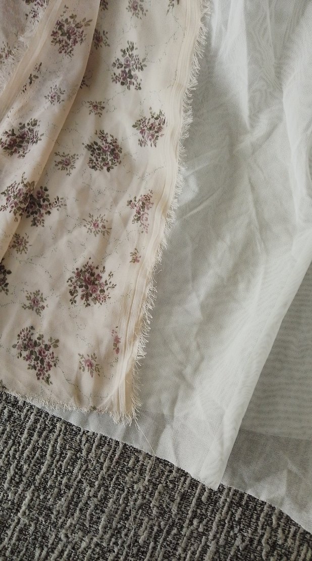 Bej Çiçek Desenli Yatak Örtüsü Seti - Görsel 3