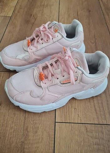35 Beden ten rengi Renk Adidas 35 no ayakkabi