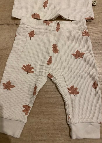 Uzun Kollu Düğmeli Beyaz Bebek Takımı - Görsel 3