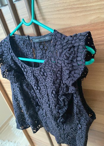 Dantel Detaylı Siyah Kolsuz Bohem Bluz - Görsel 4