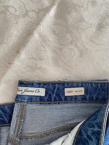 28 Beden Mavi Jeans