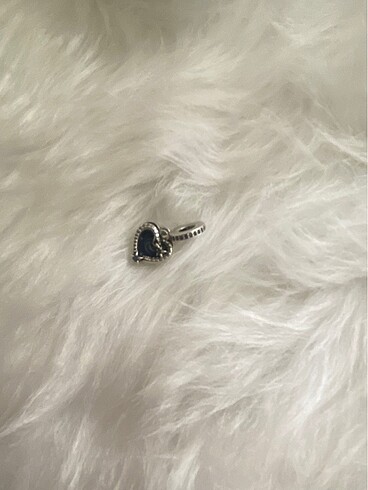 Beden pandora charm