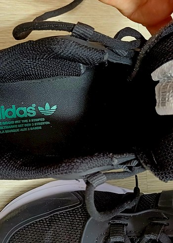 AYAKKABI 42 Yeşil Detaylı Siyah Bağcıklı Spor Ayakkabı - Görsel 6