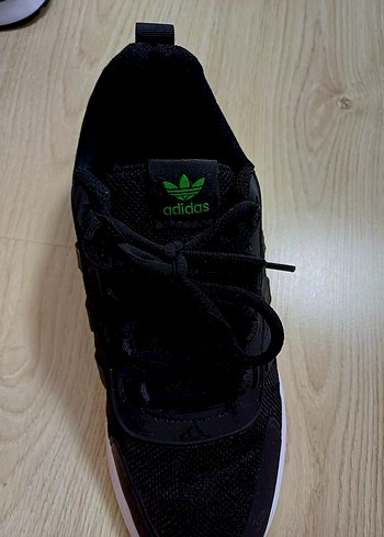 AYAKKABI 42 Yeşil Detaylı Siyah Bağcıklı Spor Ayakkabı - Görsel 3