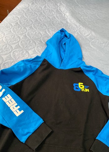 Kapşonlu erkek çocuk için sivit sorunu yok - Görsel 2