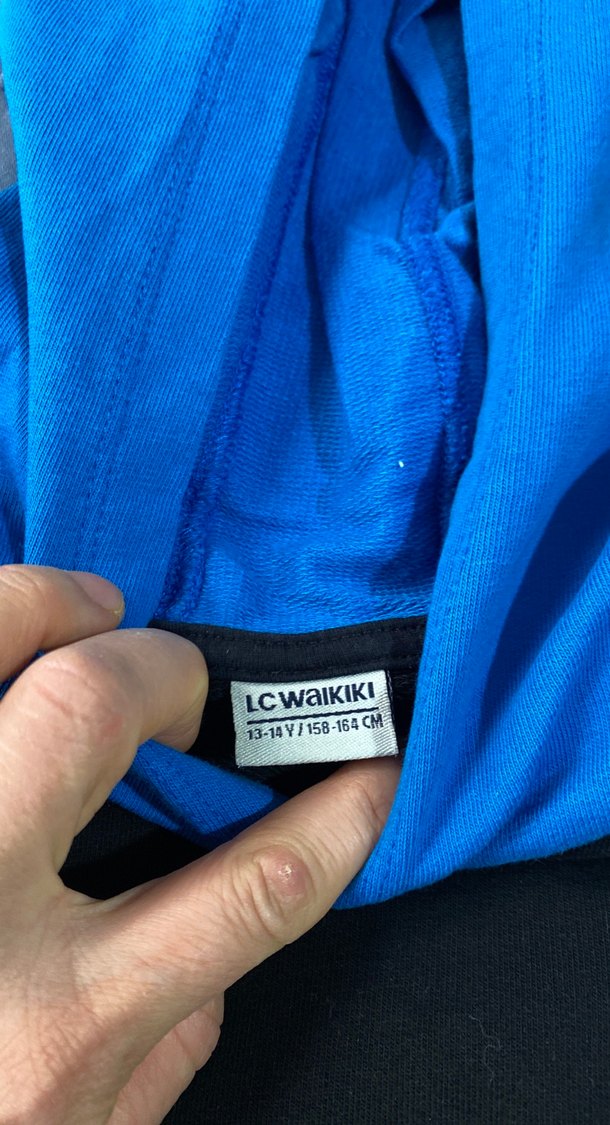 Kapşonlu erkek çocuk için sivit sorunu yok - Görsel 3