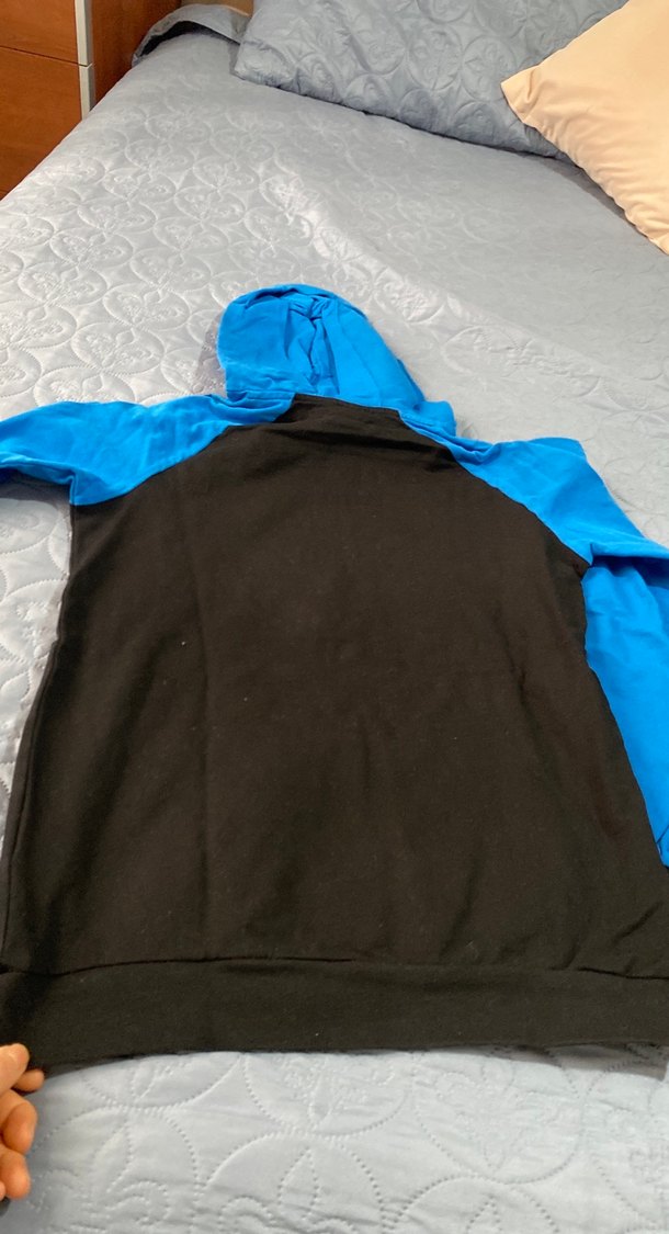 Kapşonlu erkek çocuk için sivit sorunu yok - Görsel 4