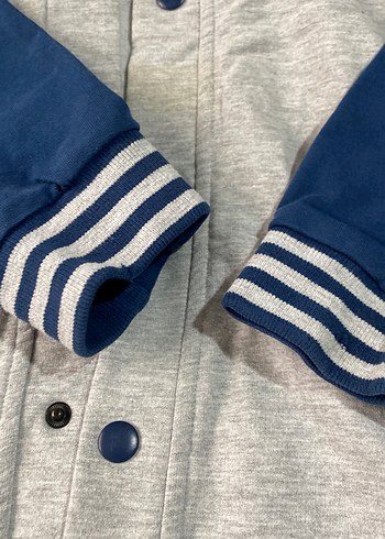 Düğmeli Nakışlı Gri Erkek Çocuk Ceket - Görsel 4