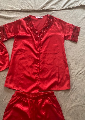 Kadın saten Kırmızı Kısa Kollu Pijama Takımı - Görsel 3