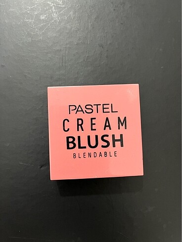 pastel krem allık