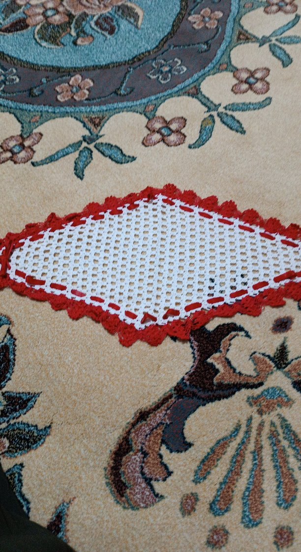 Kırmızı Kenarlı Beyaz El Örgüsü Motif - Görsel 4