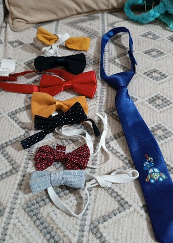 Çocuklar için Renkli Nakışlı Papyon ve Kravat - Görsel 3