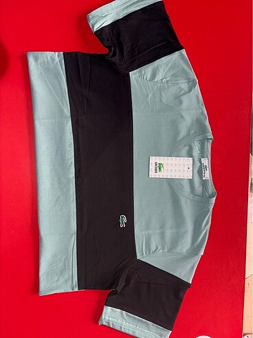 Lacoste Siyah-yeşil ve siyah beyaz mevcut