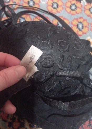 Siyah Desenli Gotik Sütyen - Görsel 2